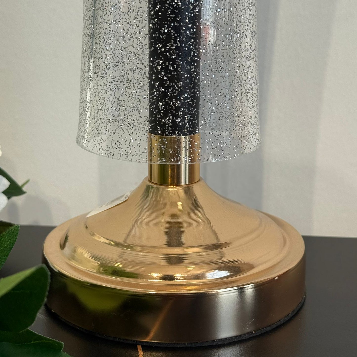 مصباح طاولة عصري بتأثير الكريستال