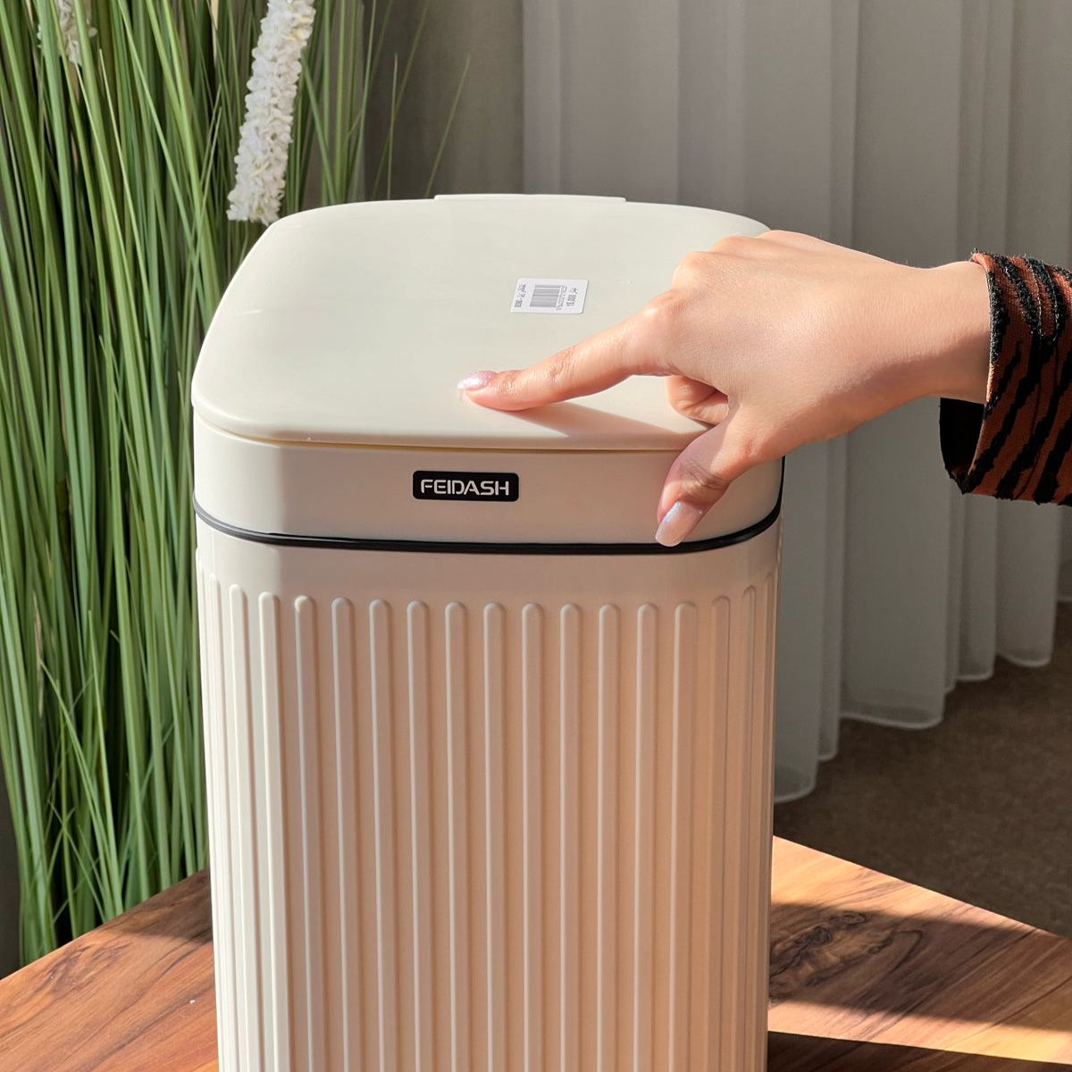 Type & Pedal Waste Bin داگرە