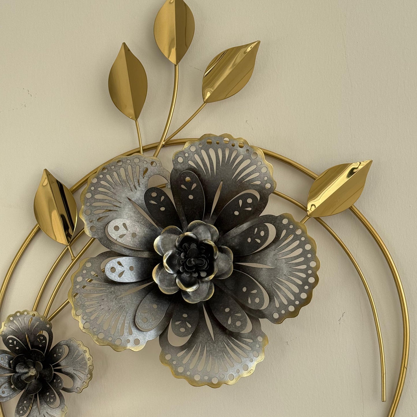 دیکۆری دیواری دەوری کانزای گوڵاوی