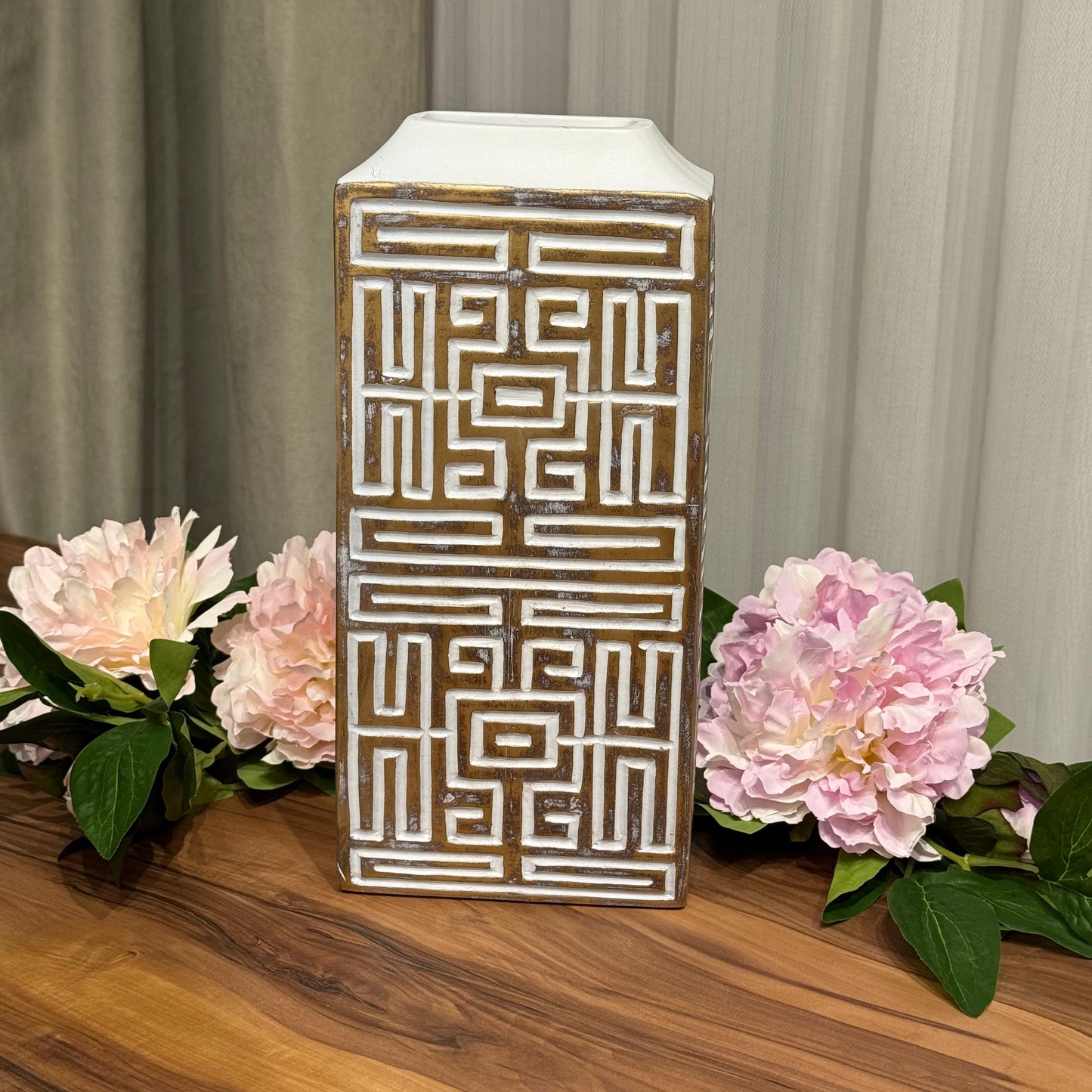 مزهريات إمبراطورية مزخرفة