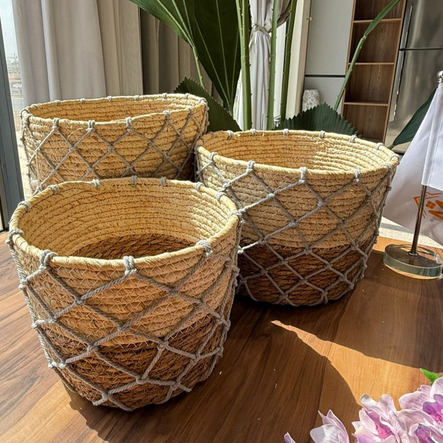 سەبەتەی چنراو بە حەسير و تۆڕی سروشتى