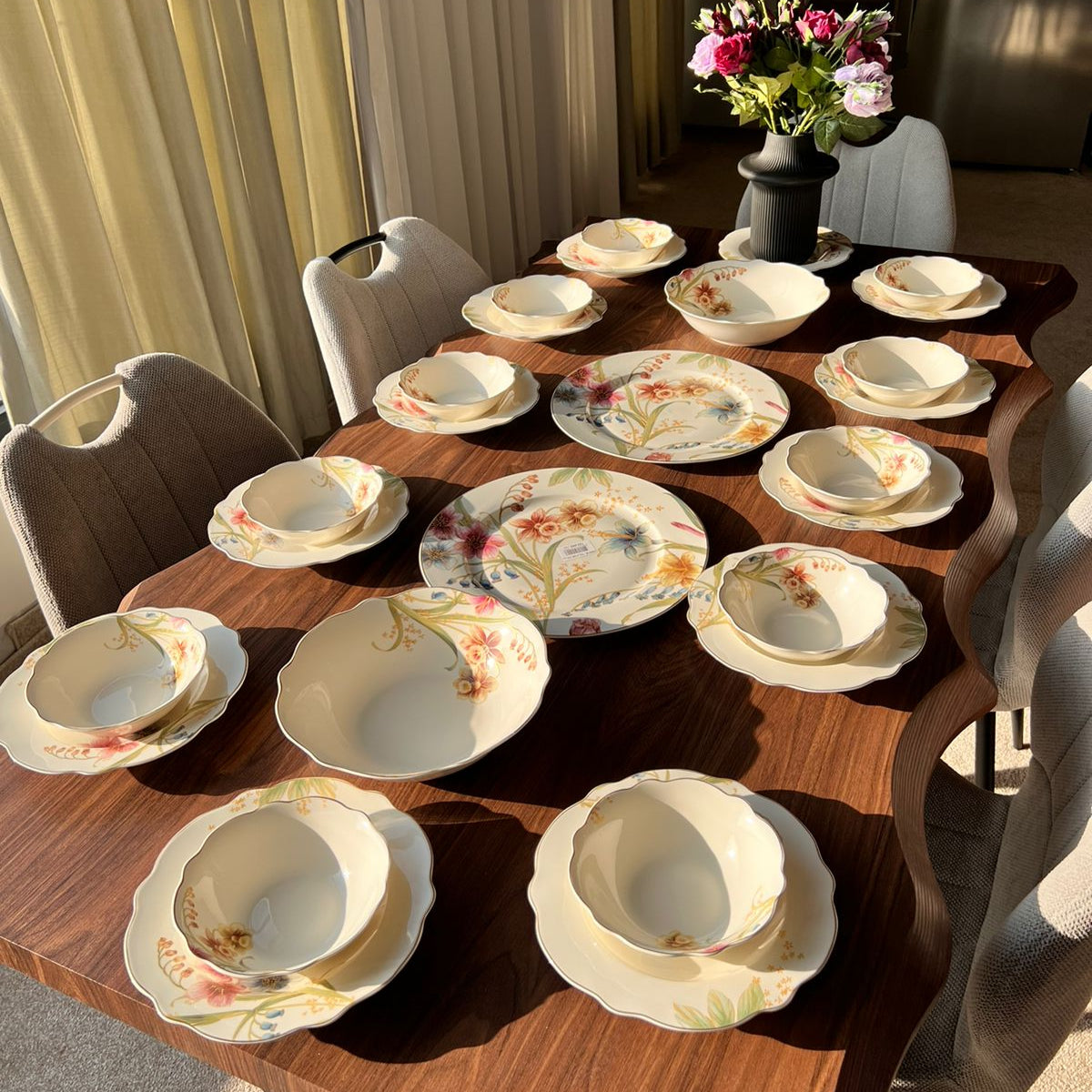 28pcs پۆرسەلین گوڵاوی شەپۆلدار سێت مێزی مێزی مێز