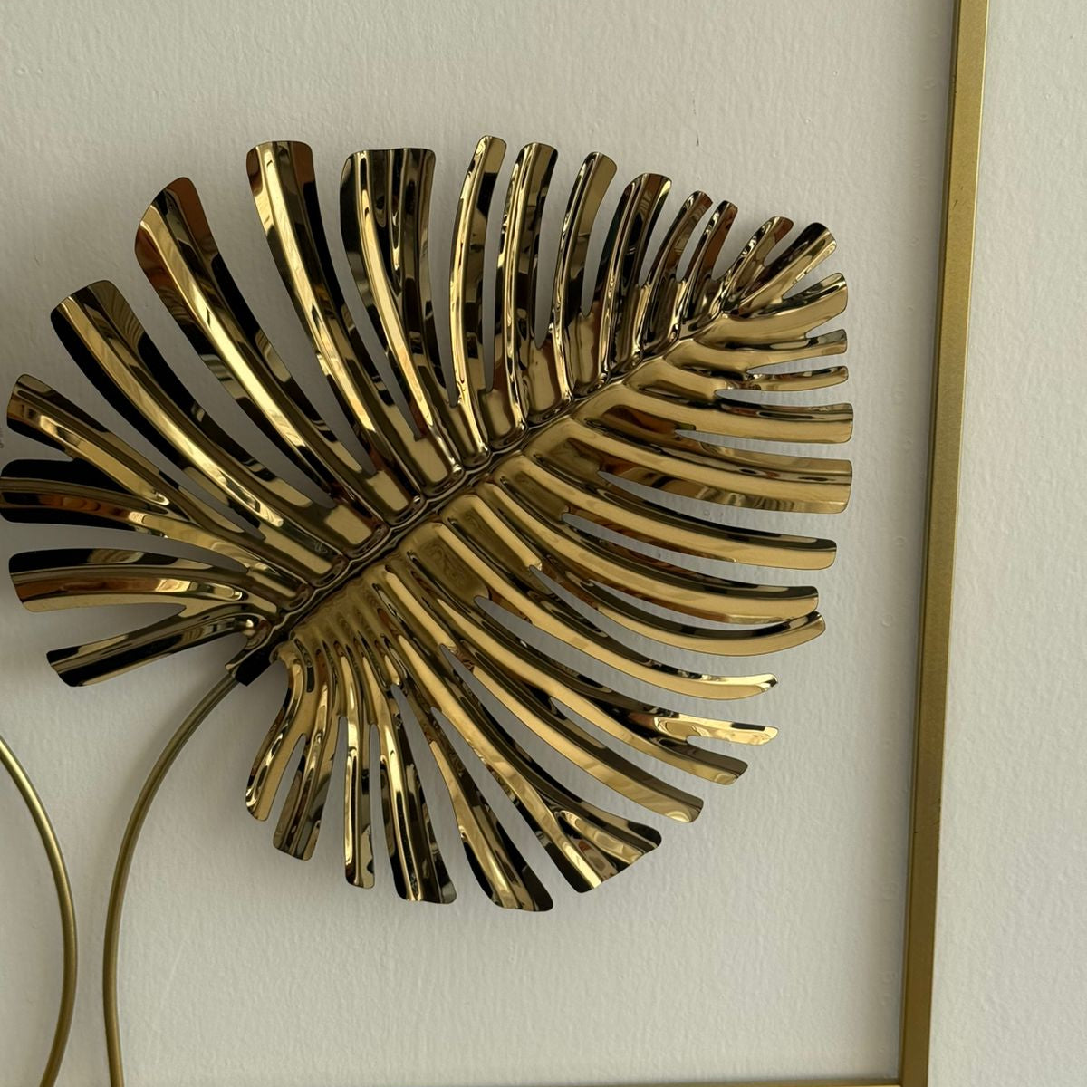 دیکۆری دیواری گەڵاکانی کانزای زێڕین