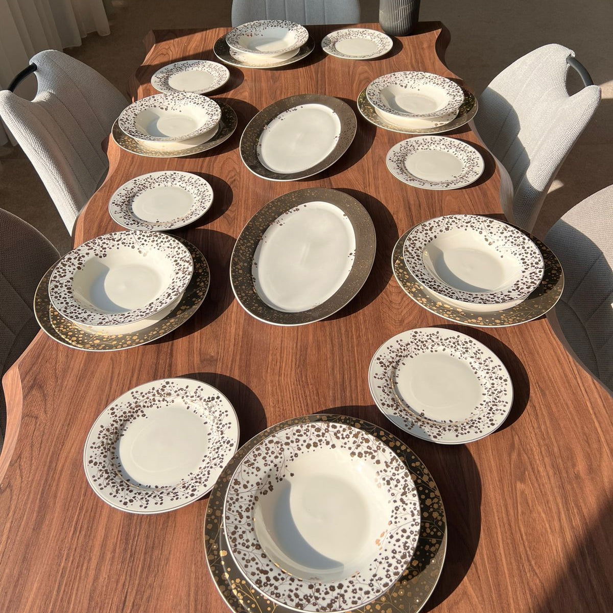20pcs سێتی مێزی مێزی نانخواردنی گوڵی زێڕین