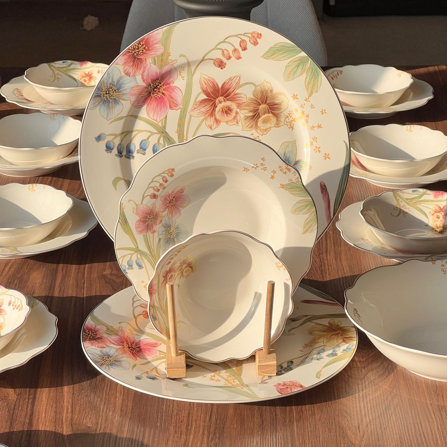 28pcs پۆرسەلین گوڵاوی شەپۆلدار سێت مێزی مێزی مێز
