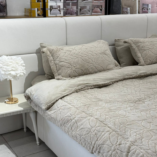 6 PCS - Elegant Beige Plush Comforter Set