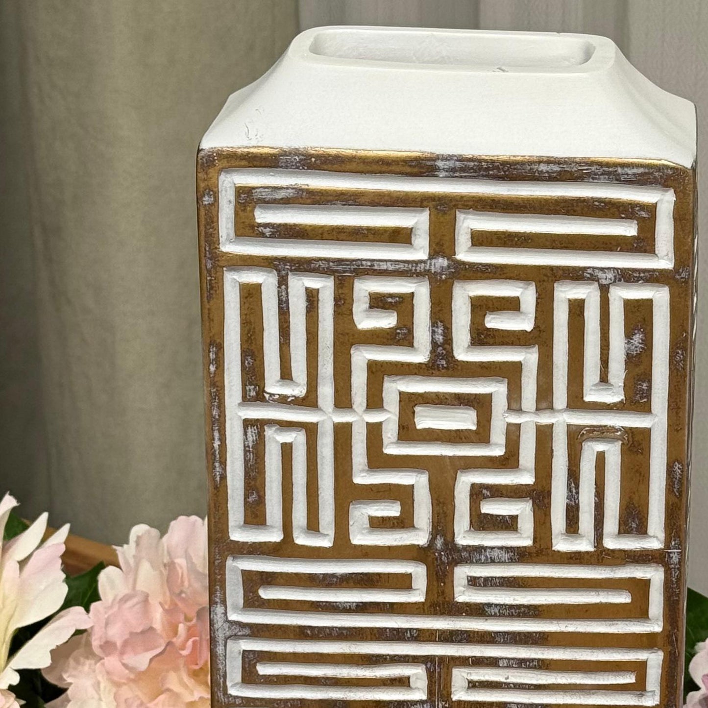 مزهريات إمبراطورية مزخرفة