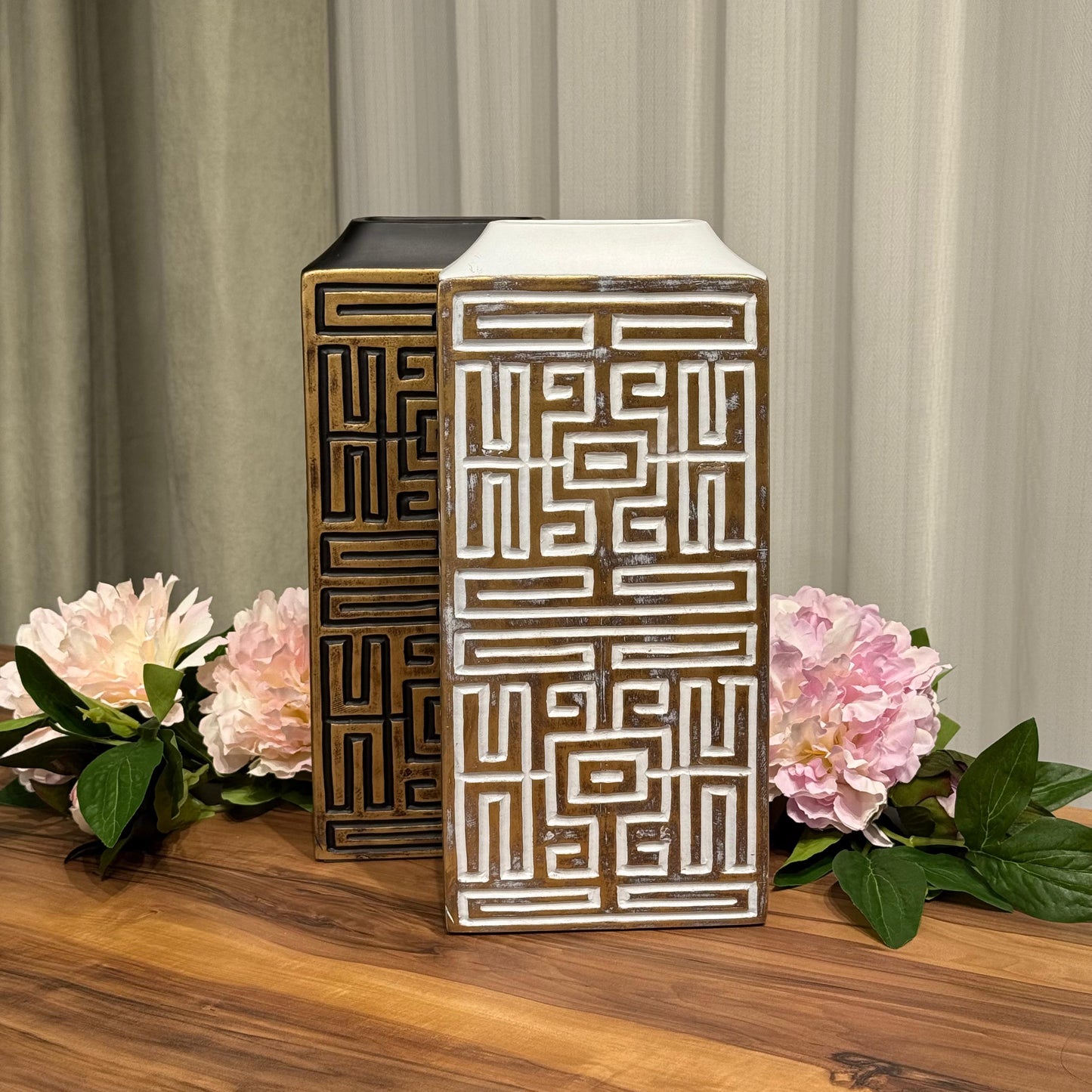 مزهريات إمبراطورية مزخرفة