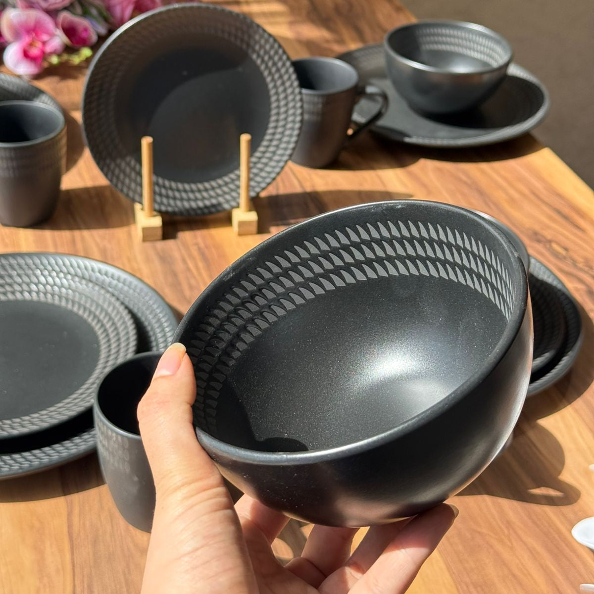 16-pcs ئۆبسیدیەن لوکس- مات ڕەش کەلوپەلی ئێوارەخوان