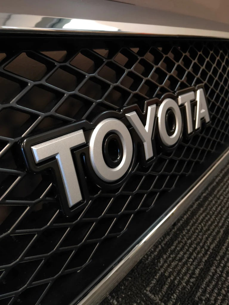 Toyota Land Cruiser 70 Front Grille
