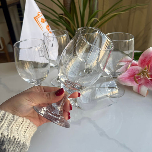 أكواب مياه كلاسيكية من الزجاج الشفاف – مجموعة من 6 قطع