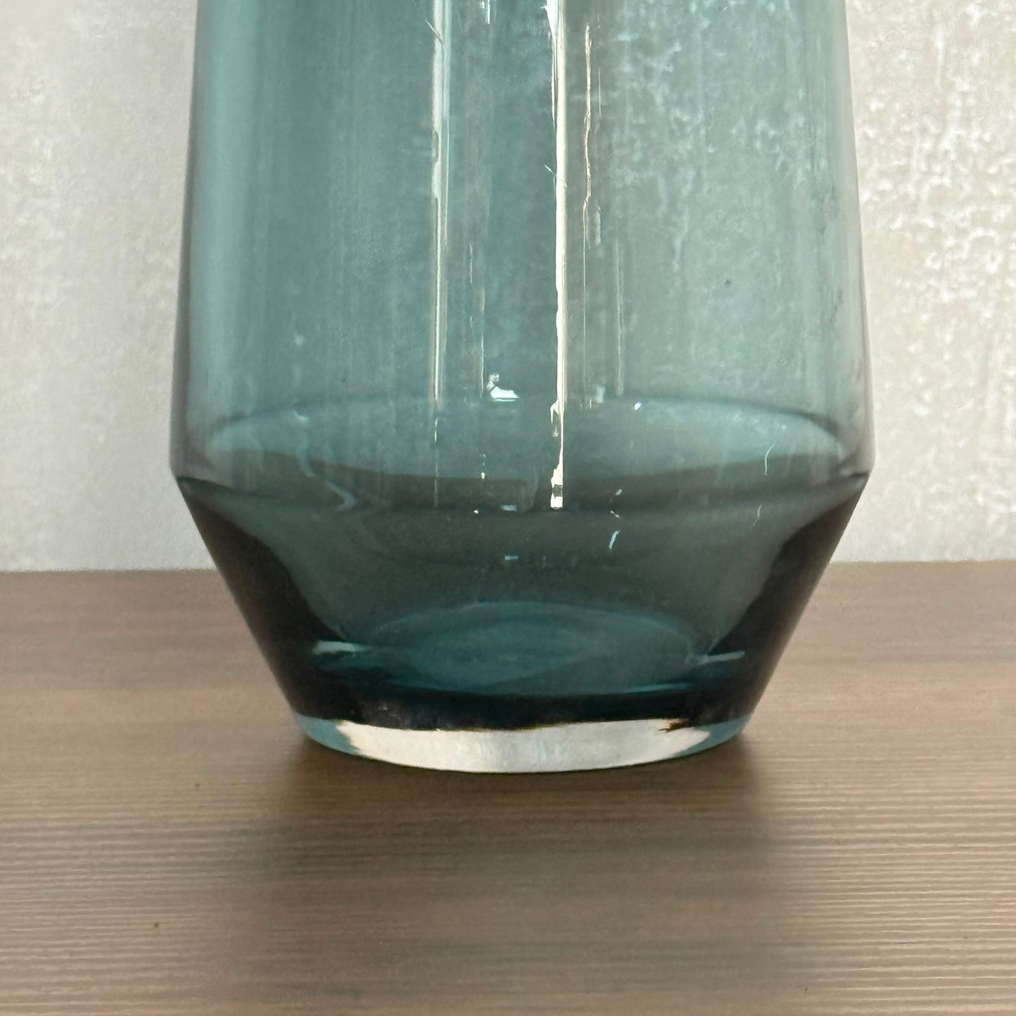 مزهرية زجاجية فاخرة وعصرية