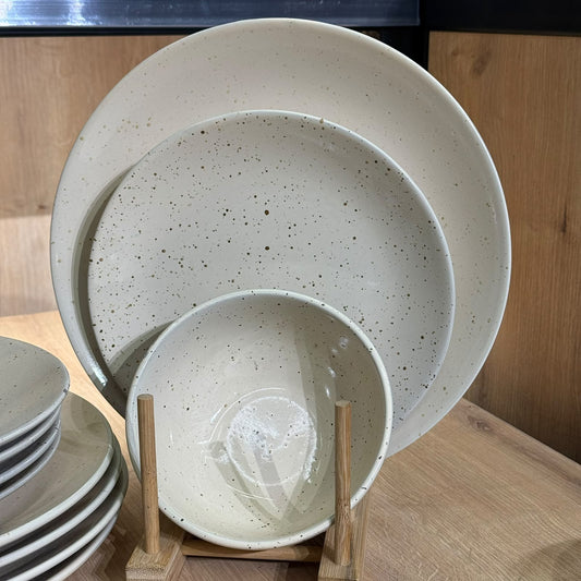 Luxury Ceramic Dinnerware Set - 18 PCS