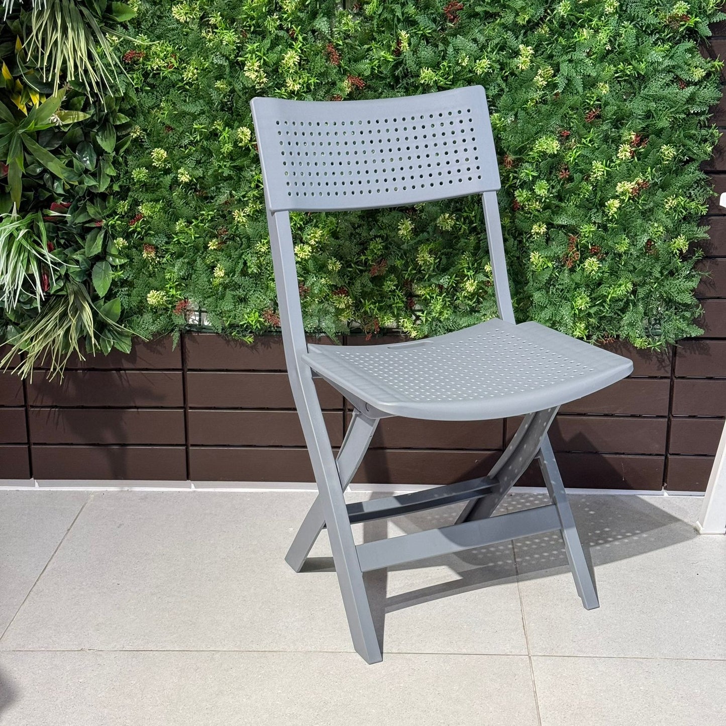 Ishka Foldable Modern Minimalist Dining Chair