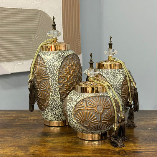 شێوەی پەرداخی گیگەر بە قاپەکانی دیکۆرات