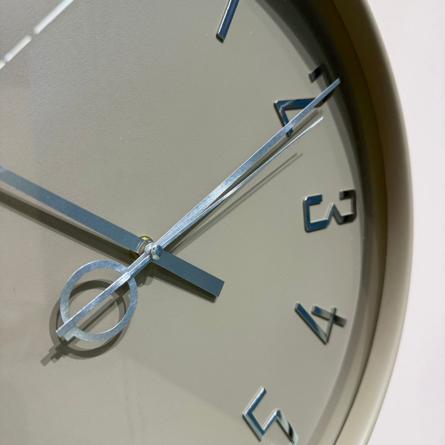 Modern Minimalist Wall Clock