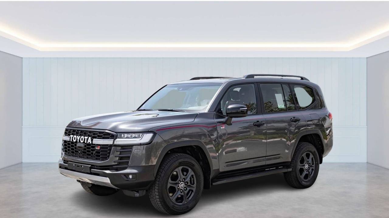 تۆیۆتا لاند کروزەر LC300 نوێکردنەوە Gr Sport Grille