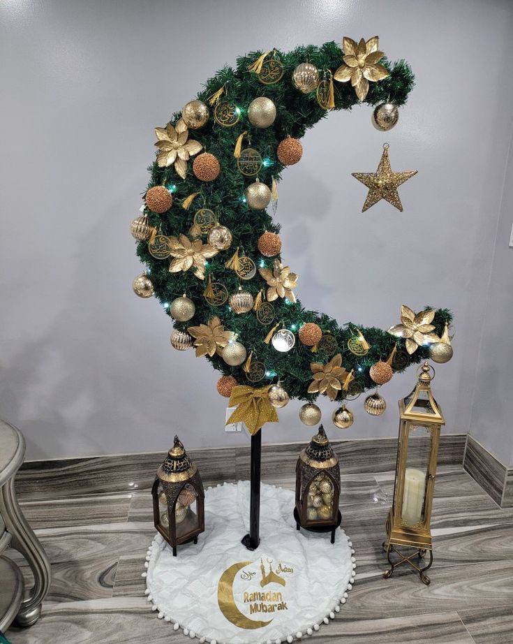 رمضان عيد هلال على شكل شجرة القمر