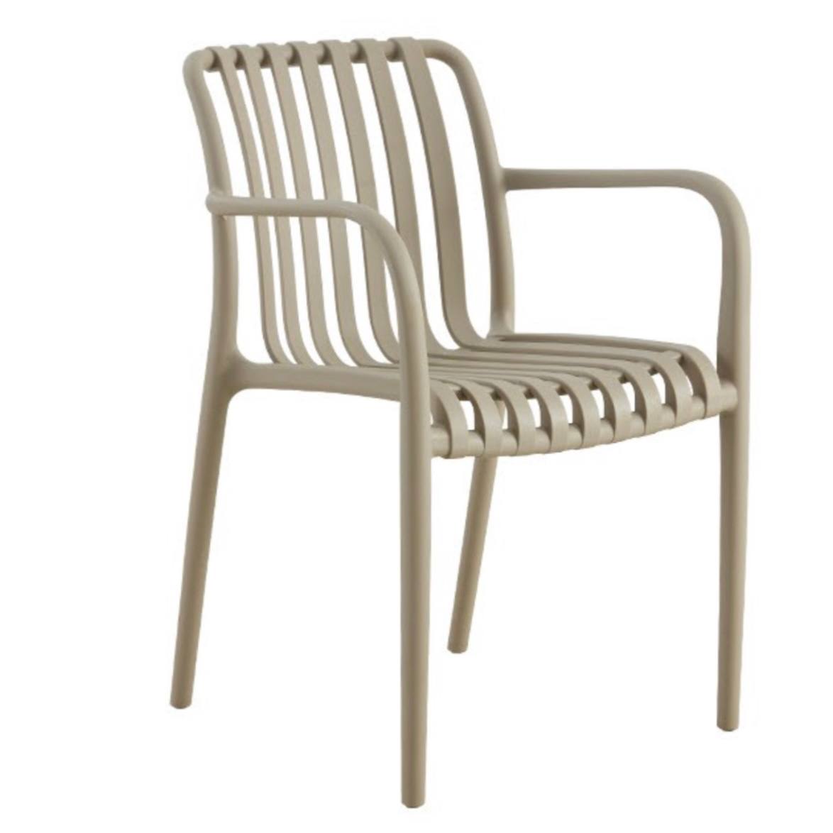 Zara PC-516 کورسی پلاستیکی لە دەرەوە پشوودان
