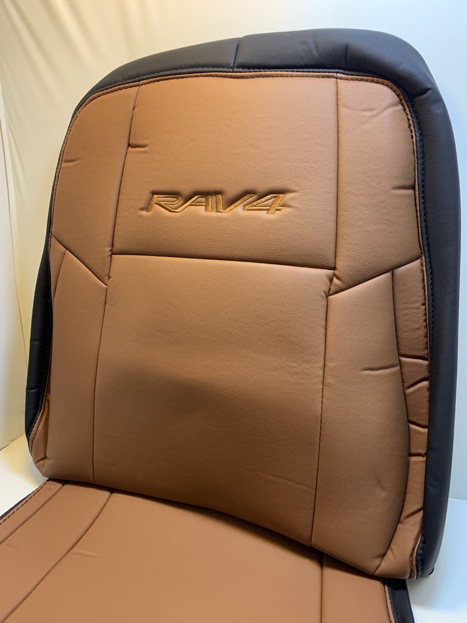 کەڤەری کورسیەکانی تۆیۆتا RAV-4