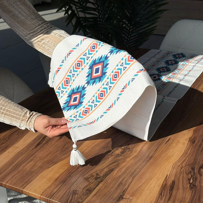 مفرش طاولة منسوج مزخرف مقاس 30 × 180 سم مع تفاصيل شرابة