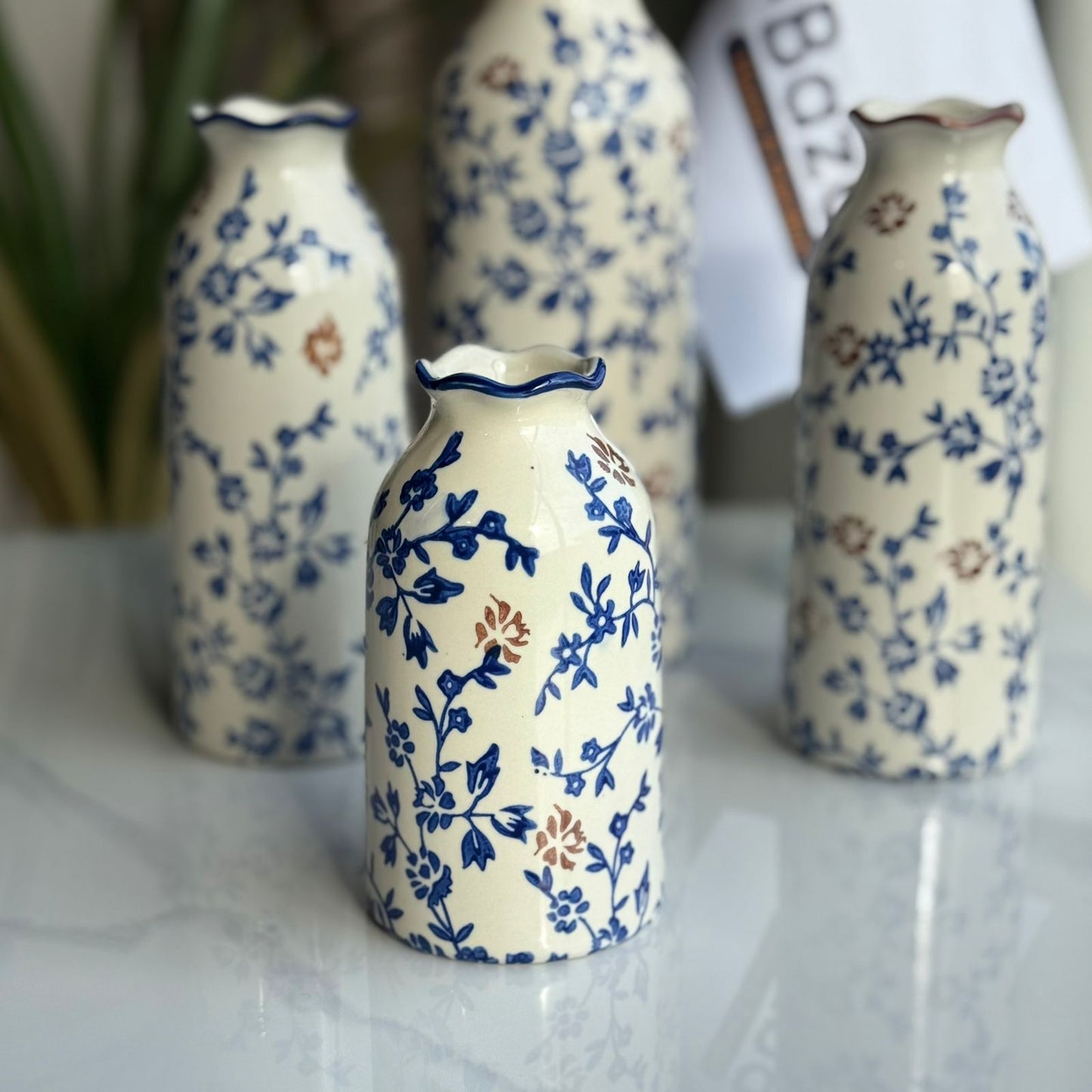 کۆلێکشنی گوڵدانی سیرامیکی گوڵی شین و قاوەیی