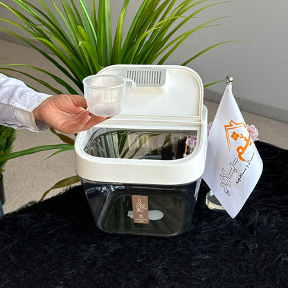 حاوية تخزين طعام محكمة الغلق مع مغرفة