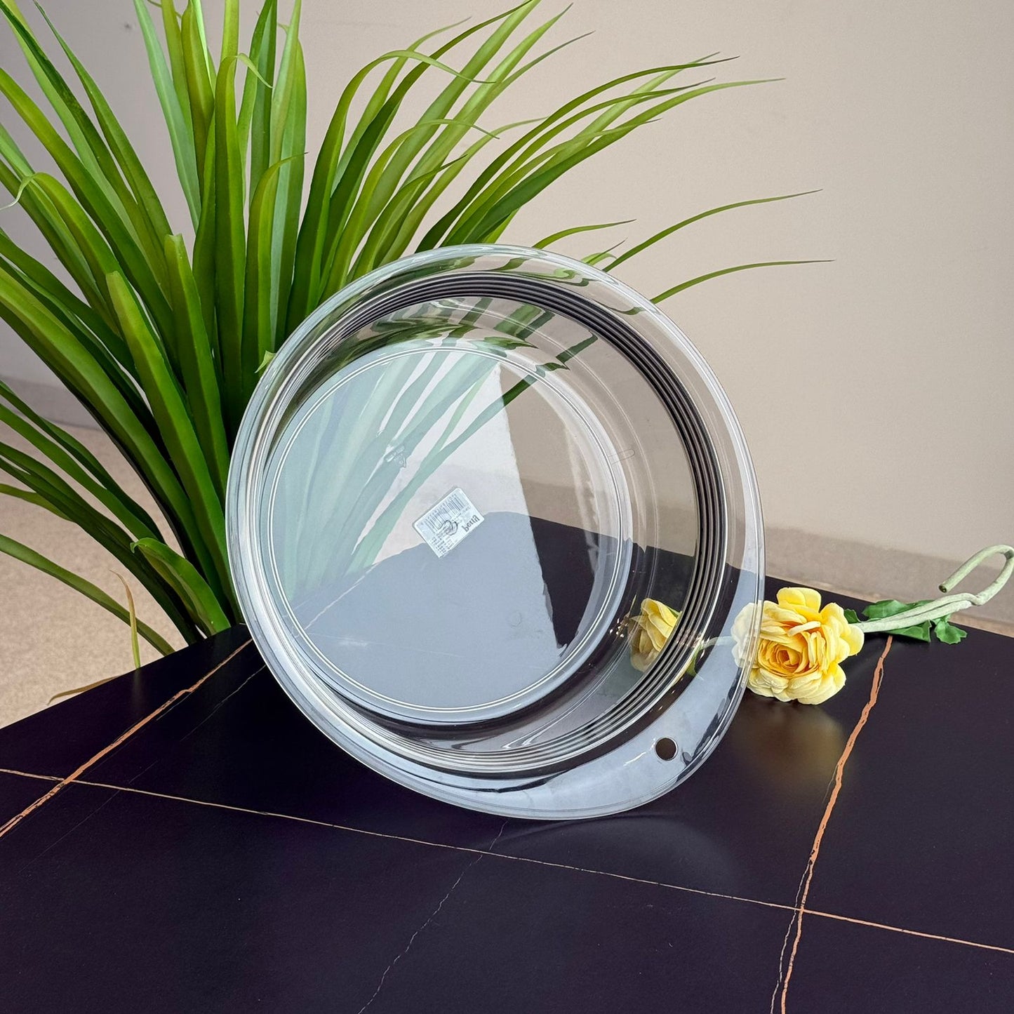 دەفری هەڵگرتنی خۆراکی ئەکریلیکیی بە سەرەوە