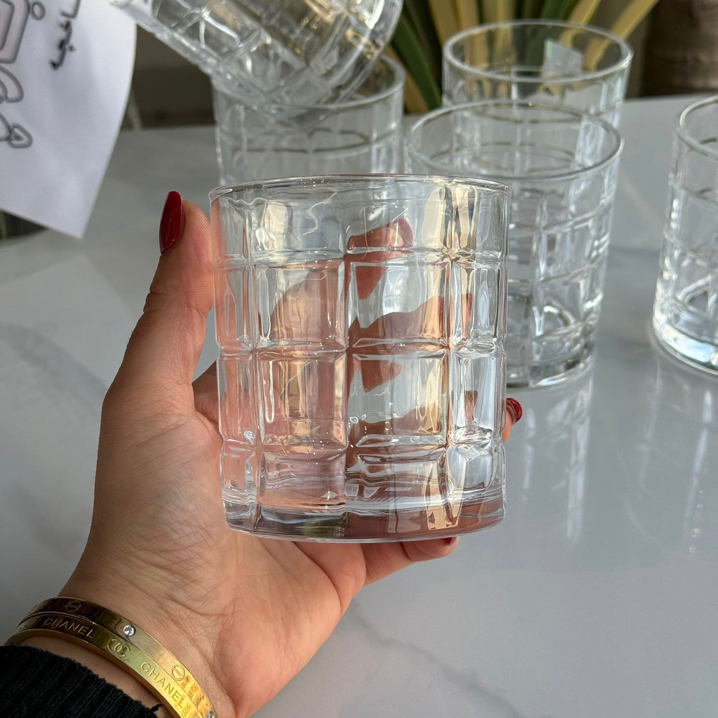 پەرداخی شووشەی شیک و بەهێز - بە دوو ڕەنگ