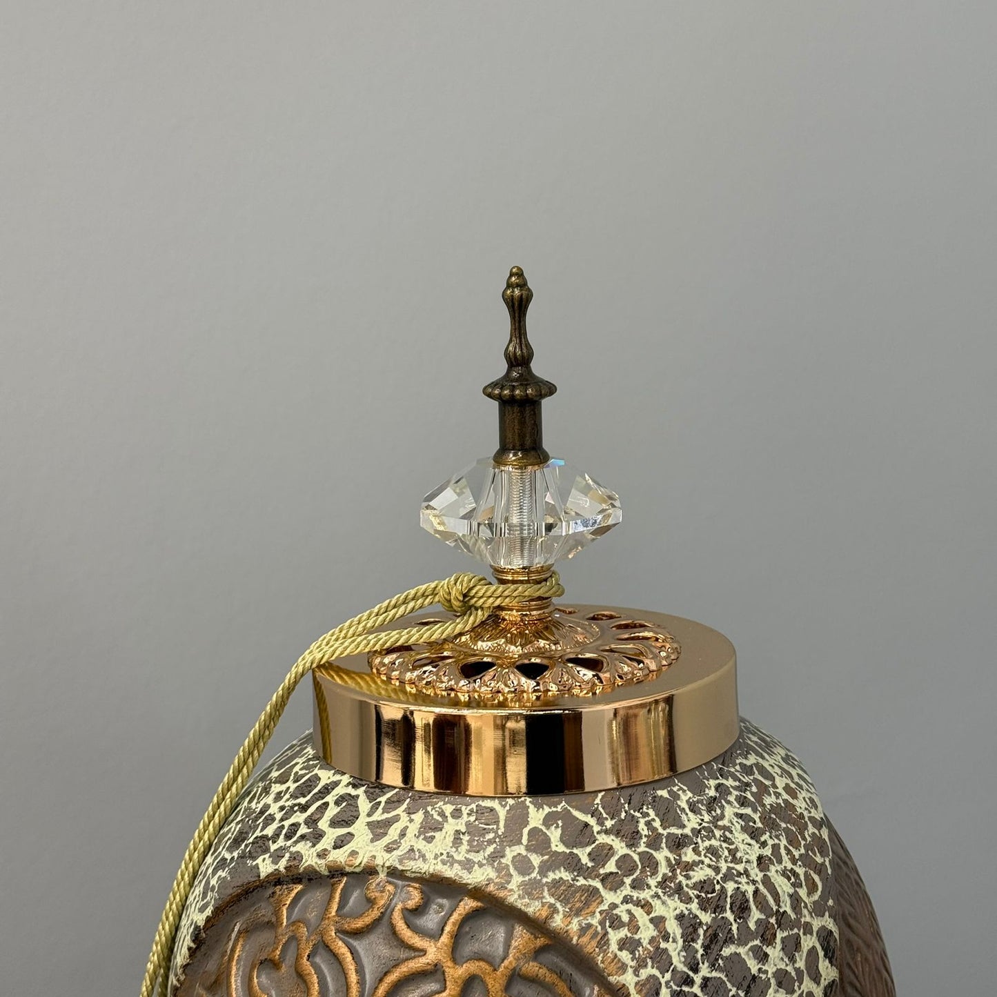 فازات فاخرة مزغرفة ب 3 احجام مختلفة