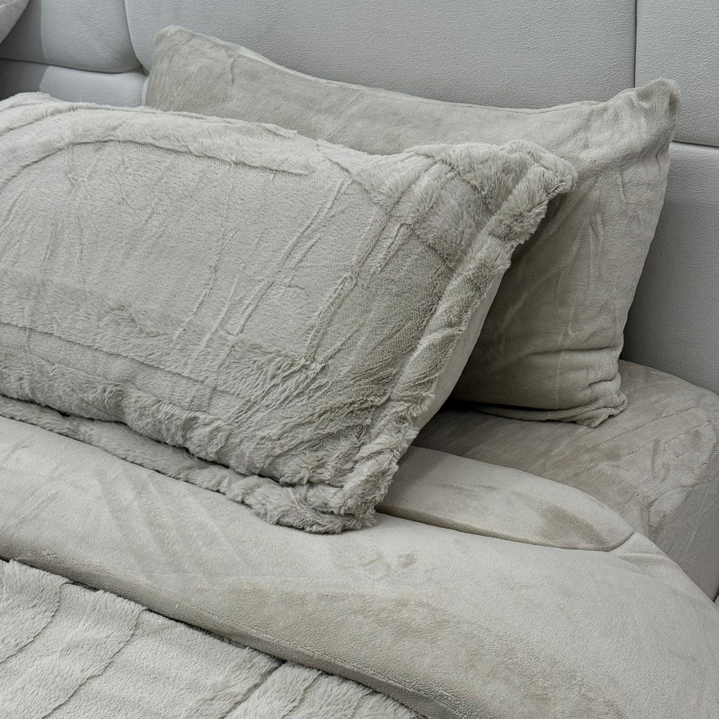 6 PCS - Modern Reversible Plush Comforter Set