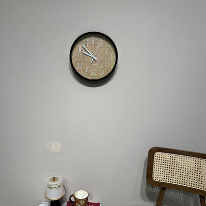 کاتژمێری دیواری پێکهاتە بە شێوەی دار