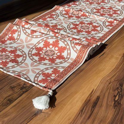 مفرش طاولة منسوج مزخرف مقاس 30 × 180 سم مع تفاصيل شرابة