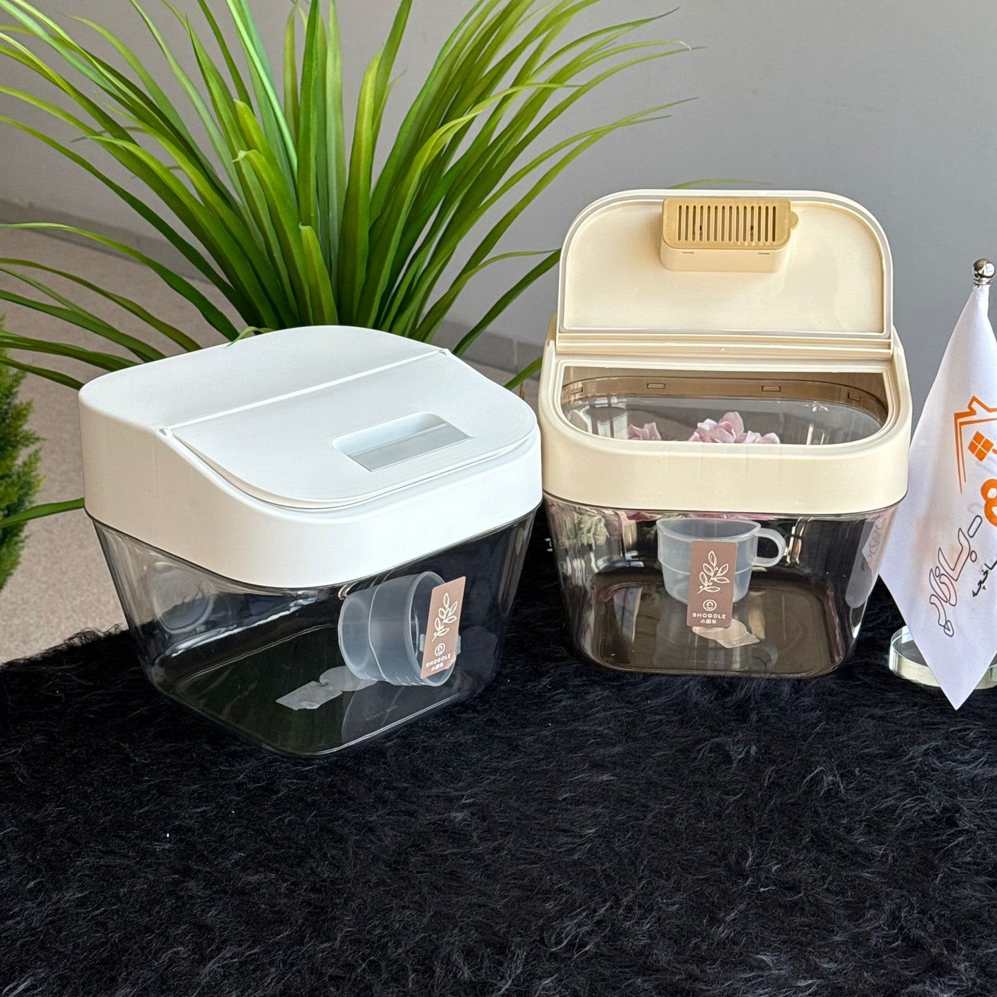 حاوية تخزين طعام محكمة الغلق مع مغرفة