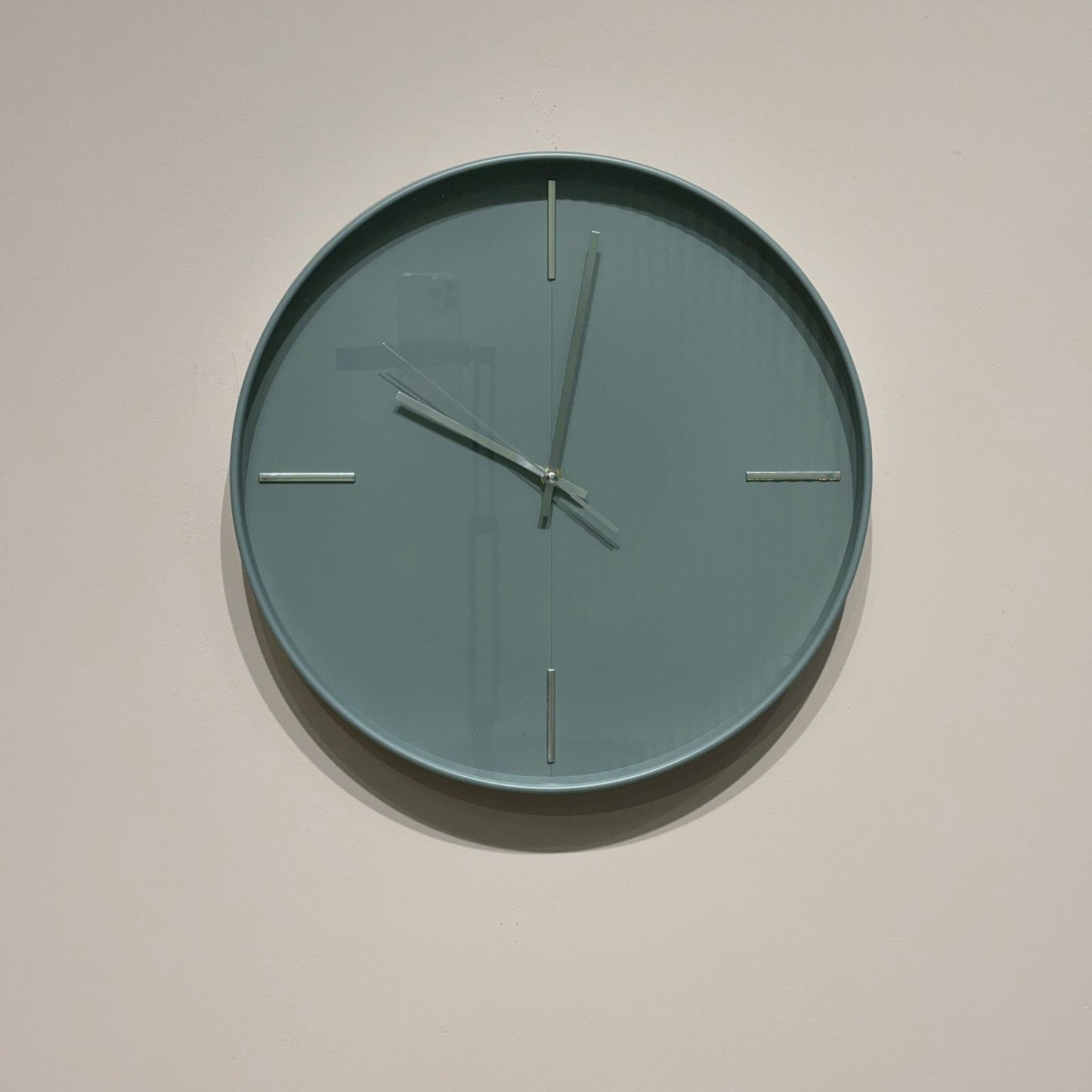 Modern Minimalist Round Wall Clock