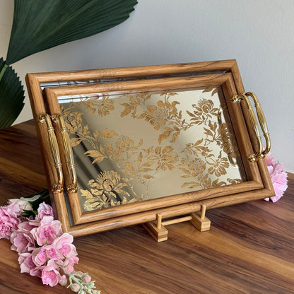 سینی ئاوێنەیەکی گوڵی زێڕین بە چوارچێوەی دار