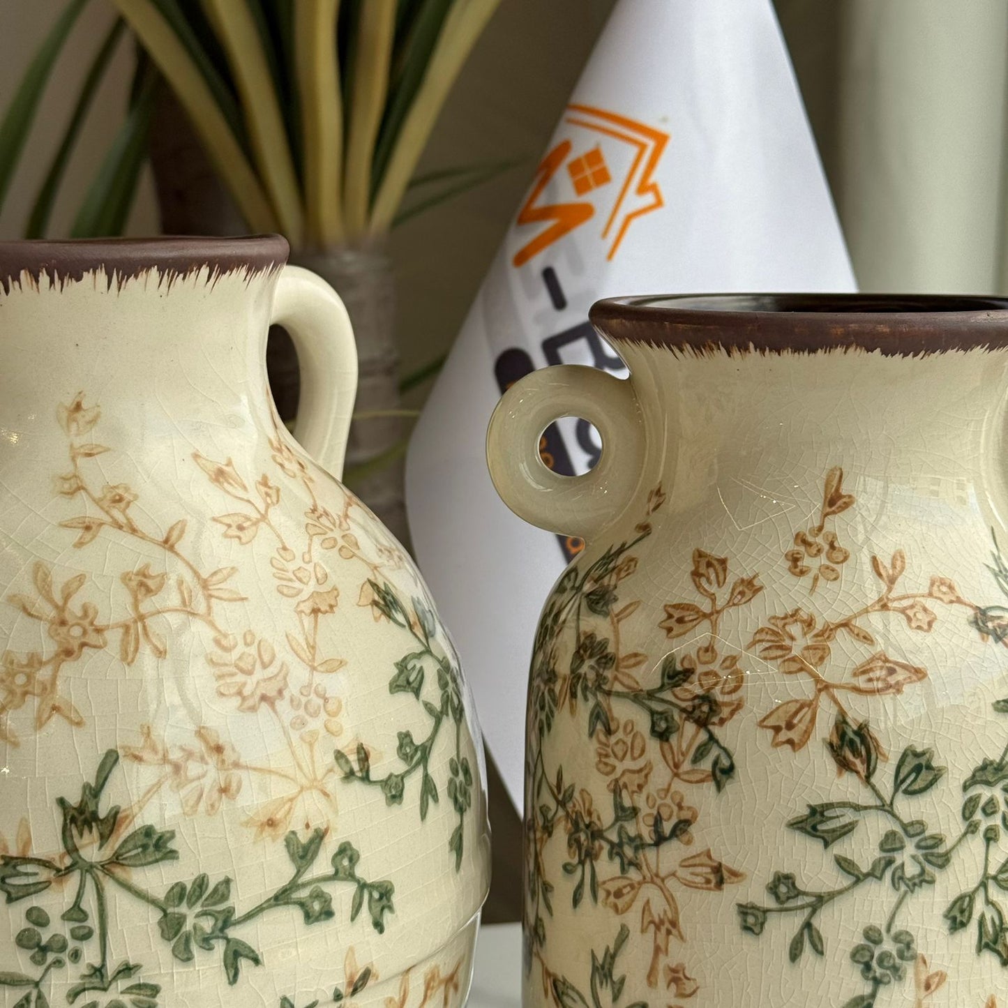 گوڵدانی سیرامیکی گوڵاوی ڤینتاژ بە دوو دەستە