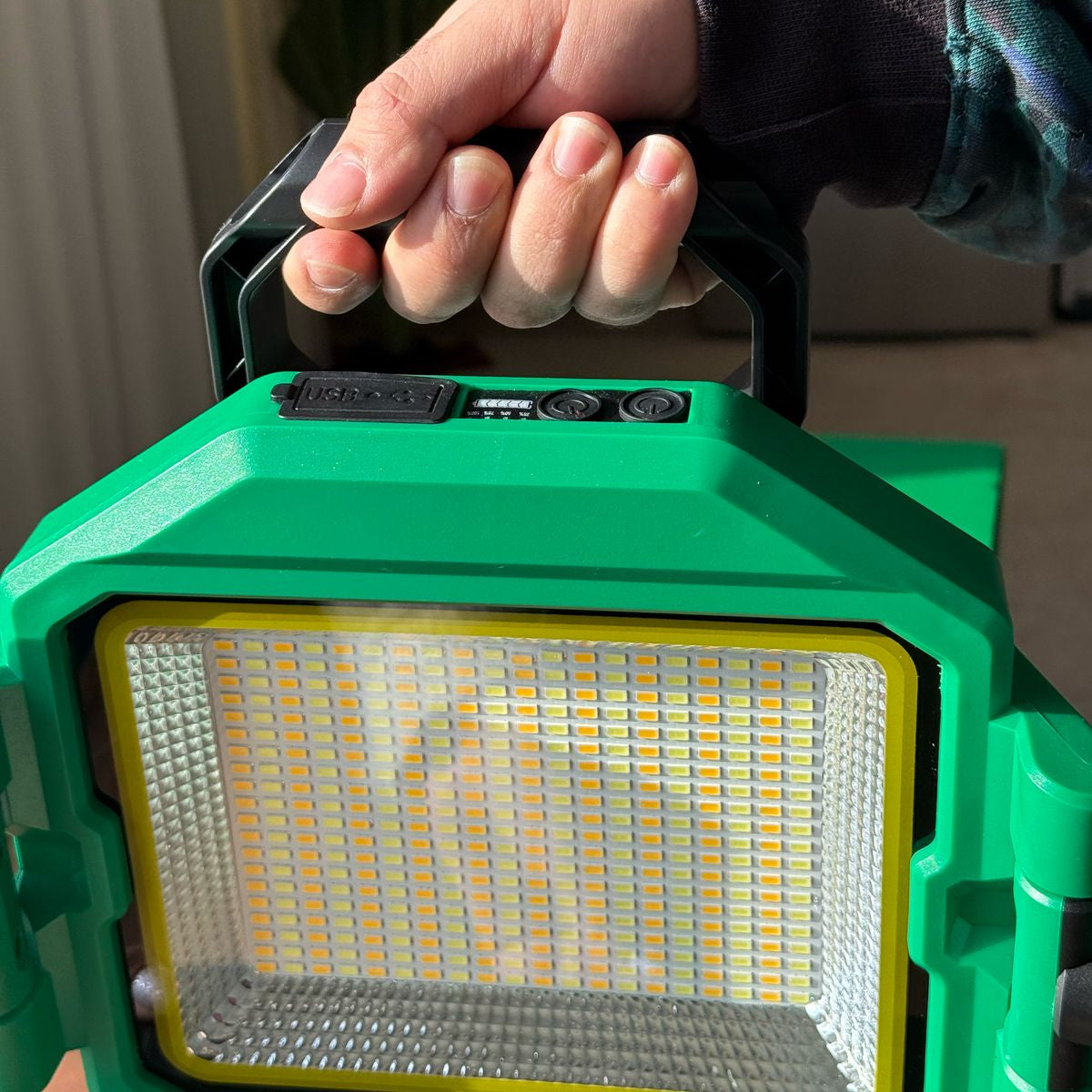 Portable Solar & Reachable Battery LED Lamp