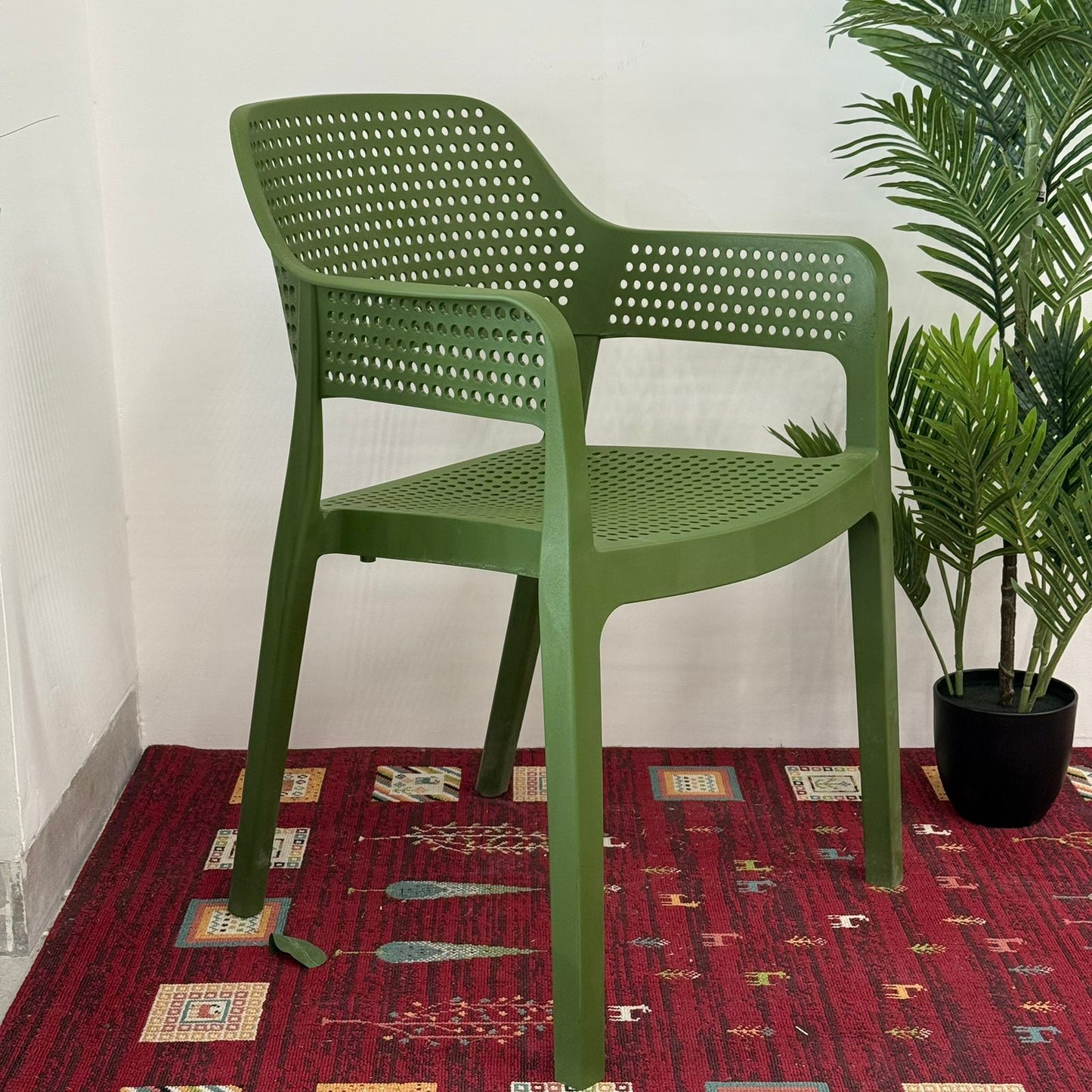 كرسي فيستا لوكس بلاستيك للأماكن الخارجية