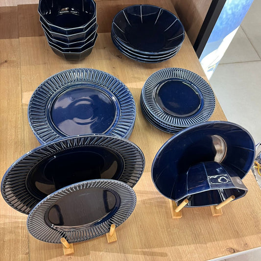 24-Peices Modern Stoneware Dining Set Textured Rim Design
