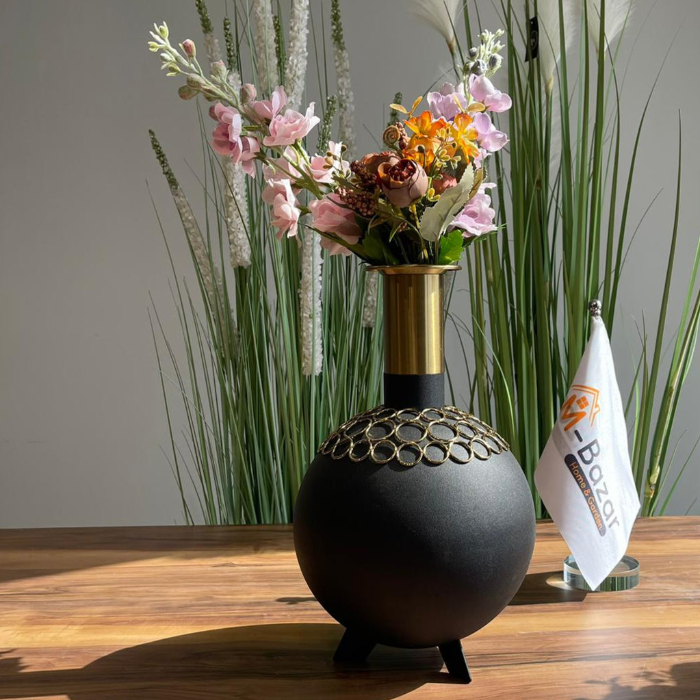 گوڵدانێکی دیکۆراتی کانزای مۆدێرن و لوکس