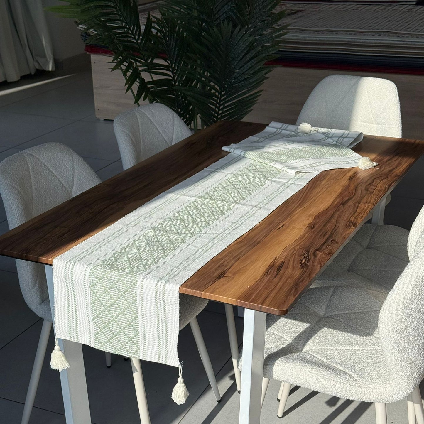 35 × 228 سم ڕاکەری مێزی تووی دیکۆراتی بە وردەکاری تاسڵ