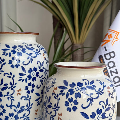 مجموعة مزهرية كلاسيكية كلاسيكية من الزهور الخضراء