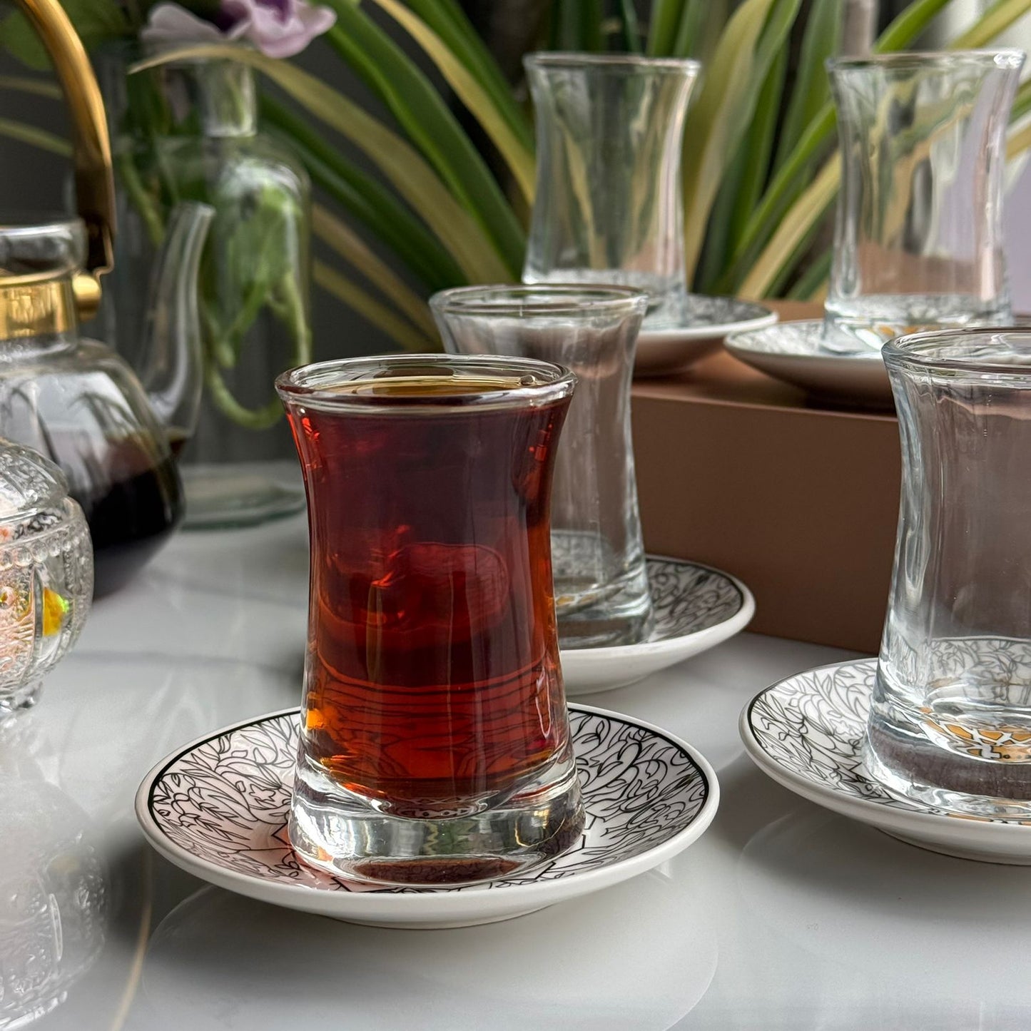 Double-Wall Tea Glass & Decorative Saucer Set