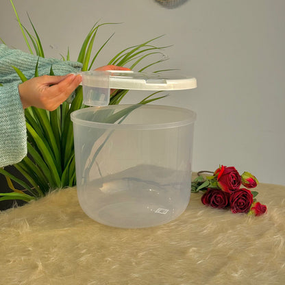 علبة طعام بلاستيكية دائرية مع غطاء بفتحة تهوية