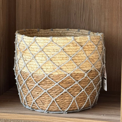 سەبەتەی چنراو بە حەسير و تۆڕی سروشتى