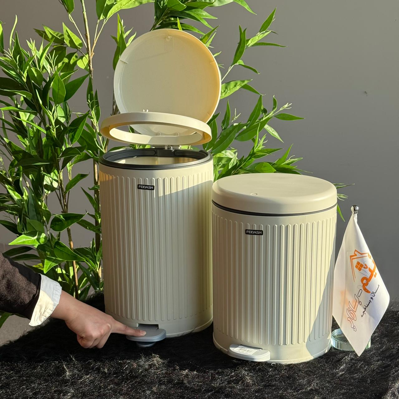 دوو ئەکشن پێداڵی و بنکەی پاشماوە – 2 قەبارە