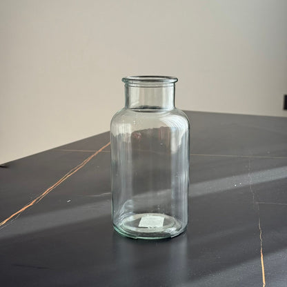 مزهرية زجاجية شفافة أنيقة