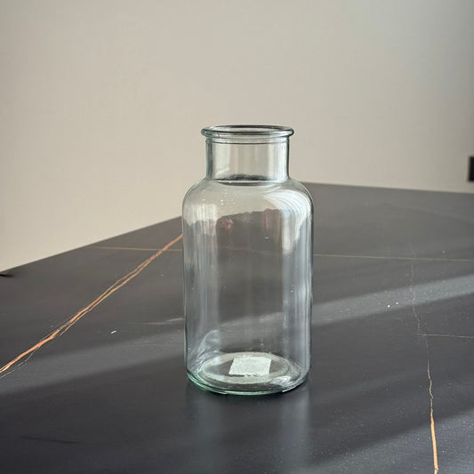 مزهرية زجاجية شفافة أنيقة