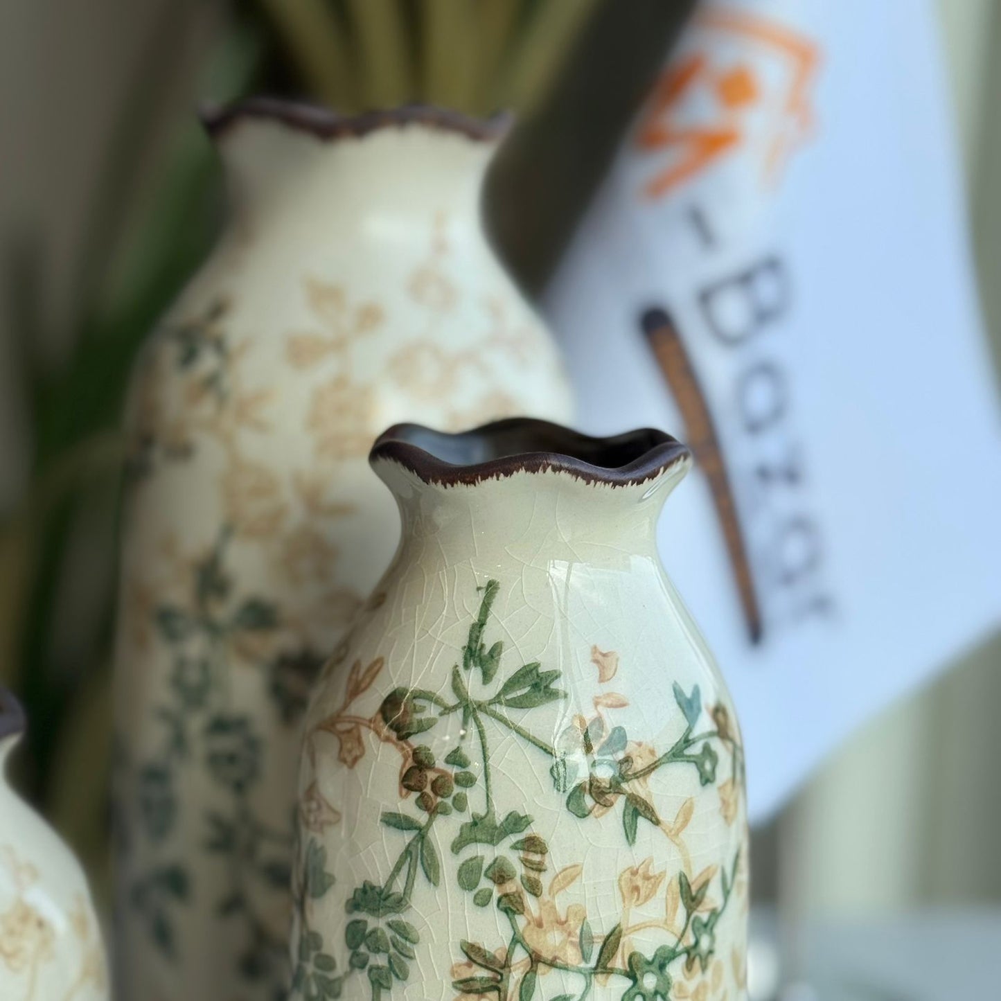 کۆمەڵە گوڵدانی سیرامیکی گوڵداری سەوز